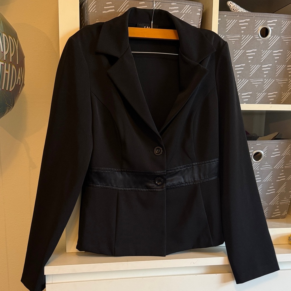 Chic Black Women's Blazer